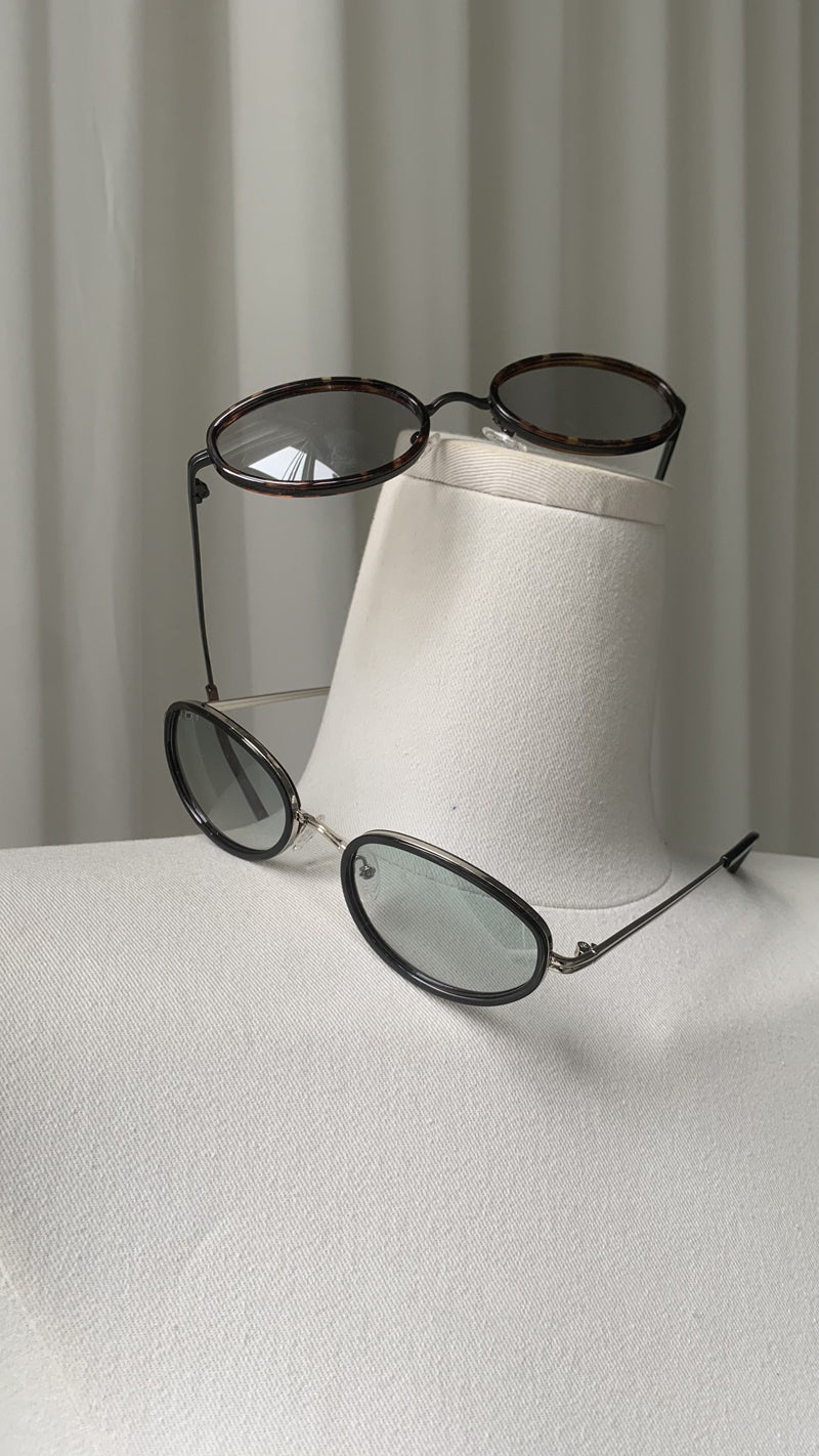 Tortoiseshell Oval Long Frame Sunglasses