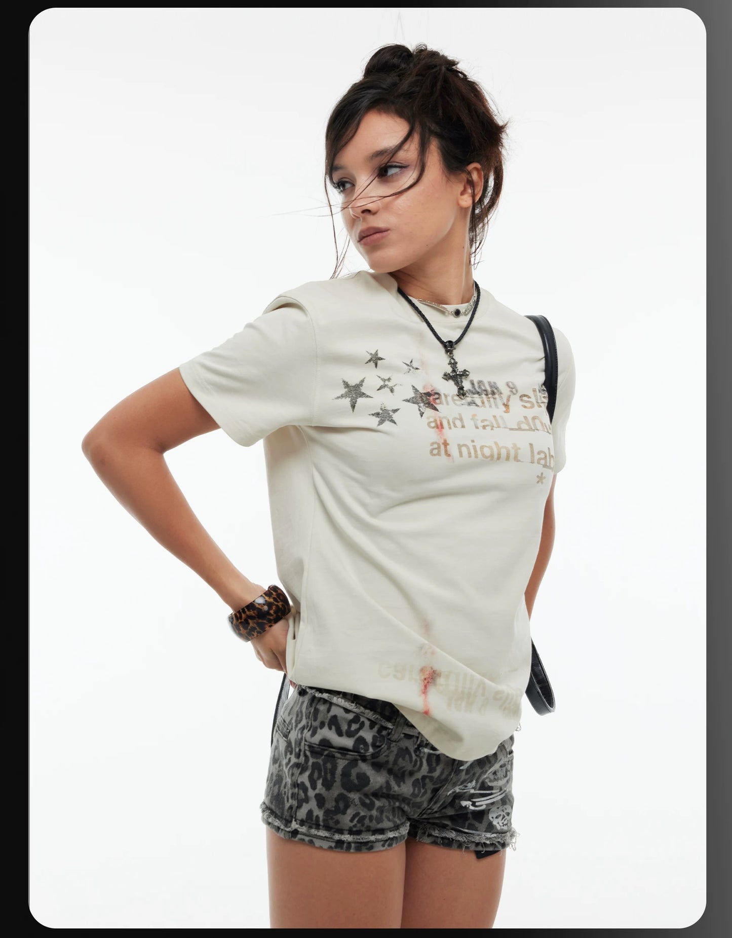 Distorted Star White Print Apricot T-Shirt