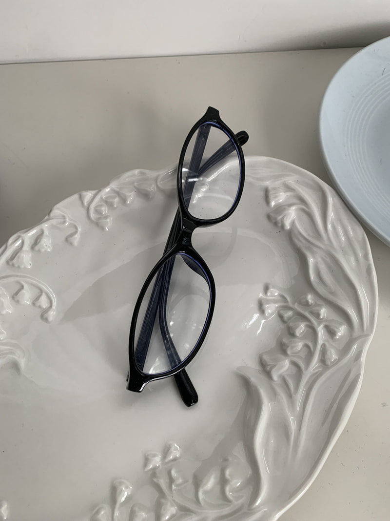 Classic Black Oval Frame Eyewear