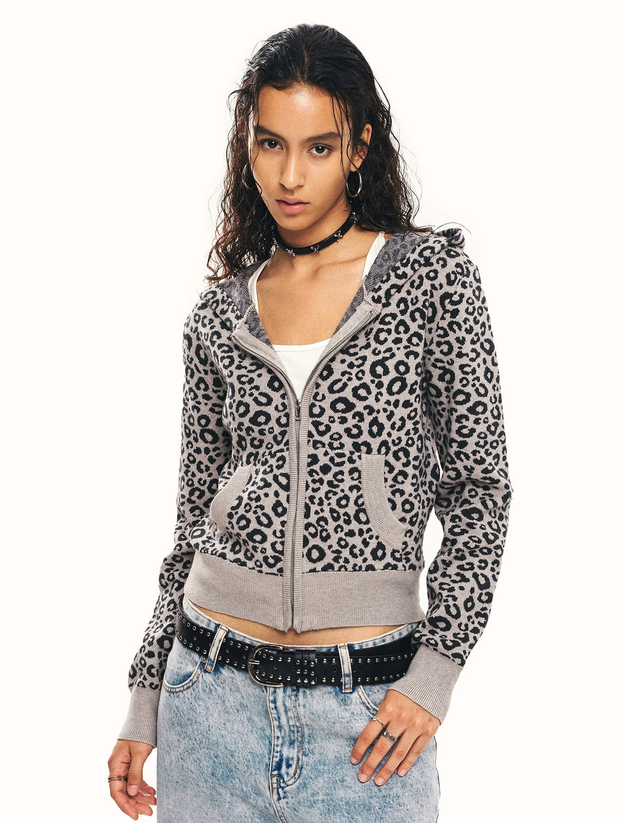 0123Start Leopard Knit Hooded Zip-Up Cardigan - Gray model close-up