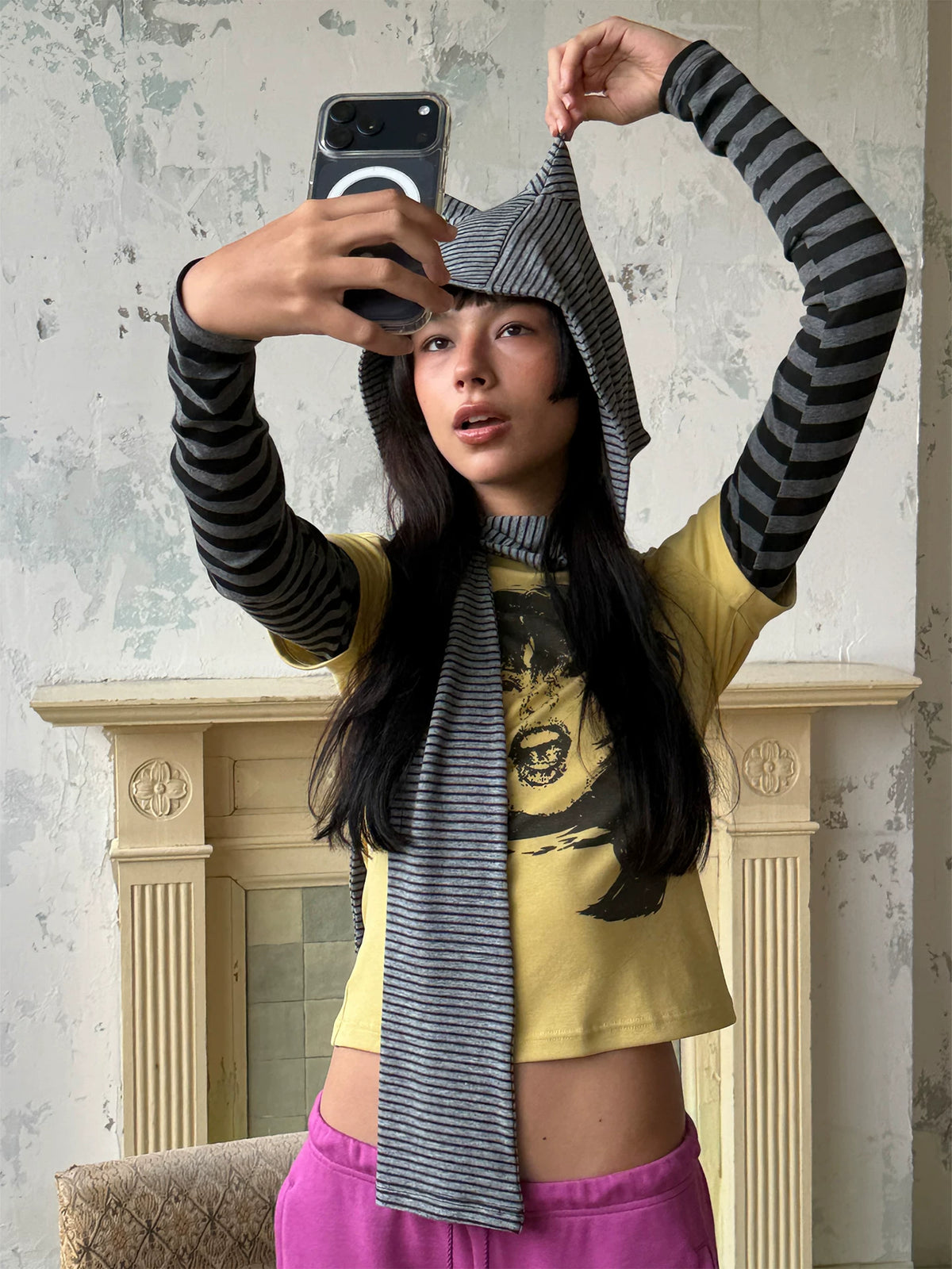 Rock Portrait Print Striped Layered Long Sleeve Tee - Yellow selfie close-up