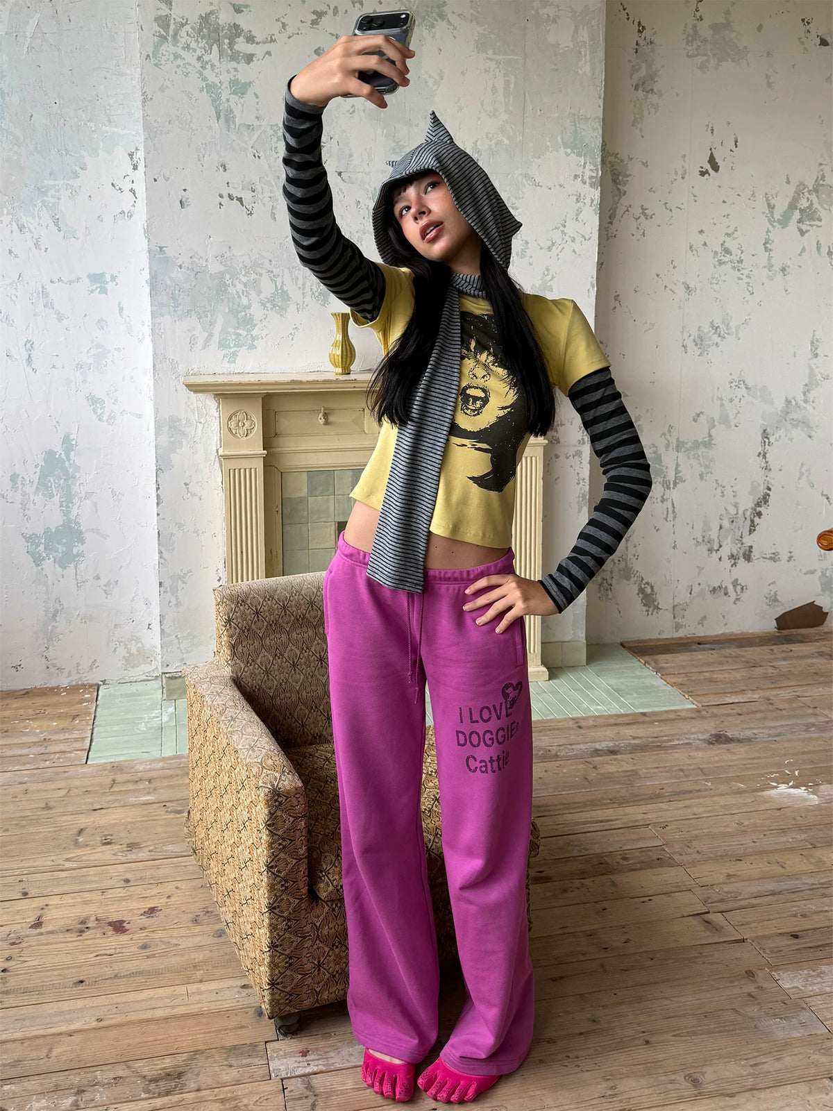 Rock Portrait Print Striped Layered Long Sleeve Tee - Yellow hand on hip