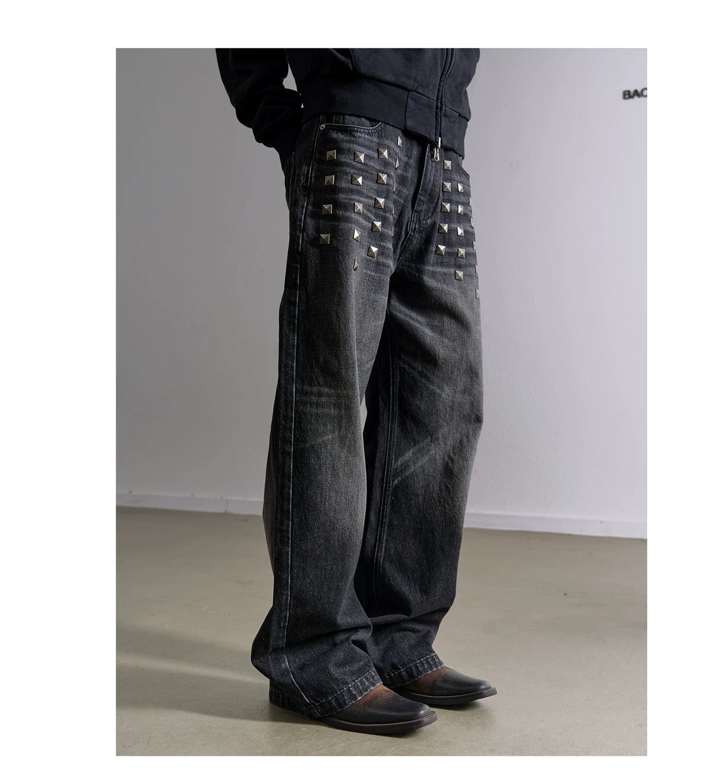 Distressed Whiskered Baggy Straight Jeans