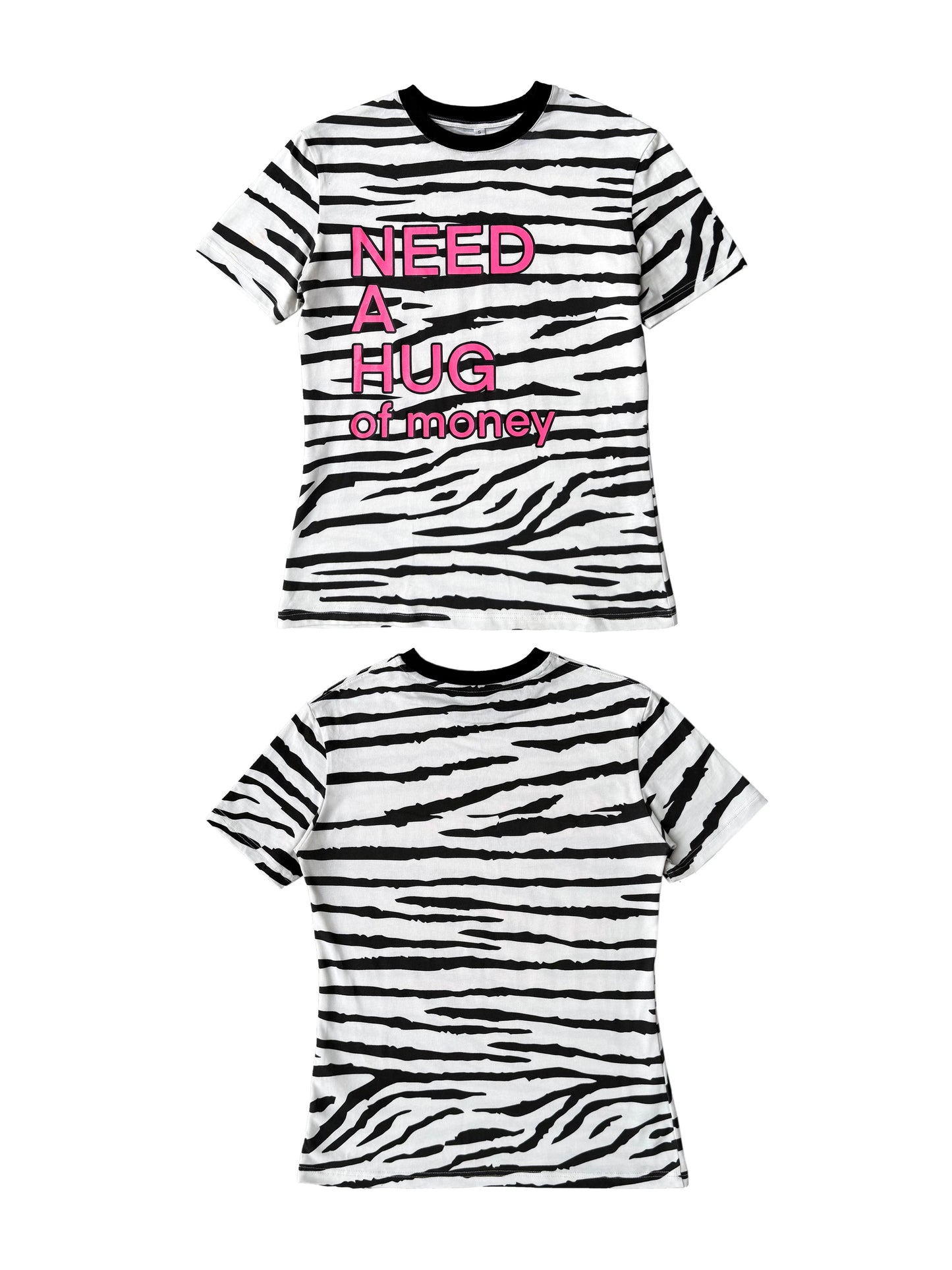 CHAI SS26 「ハグ」ゼブラ柄グリッターTシャツ - スパークルグラフィック 綿100％Tシャツ